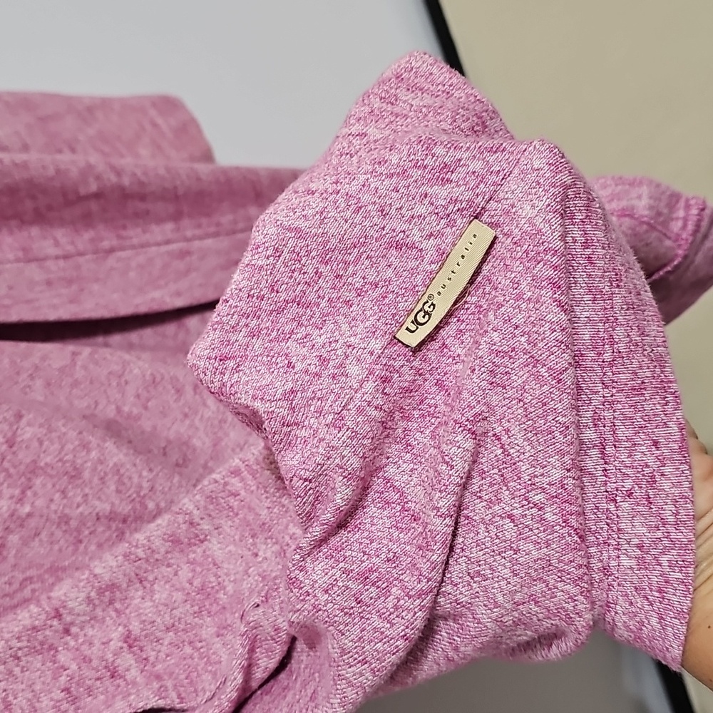 UGG Pink Robe - Picture 6 of 10